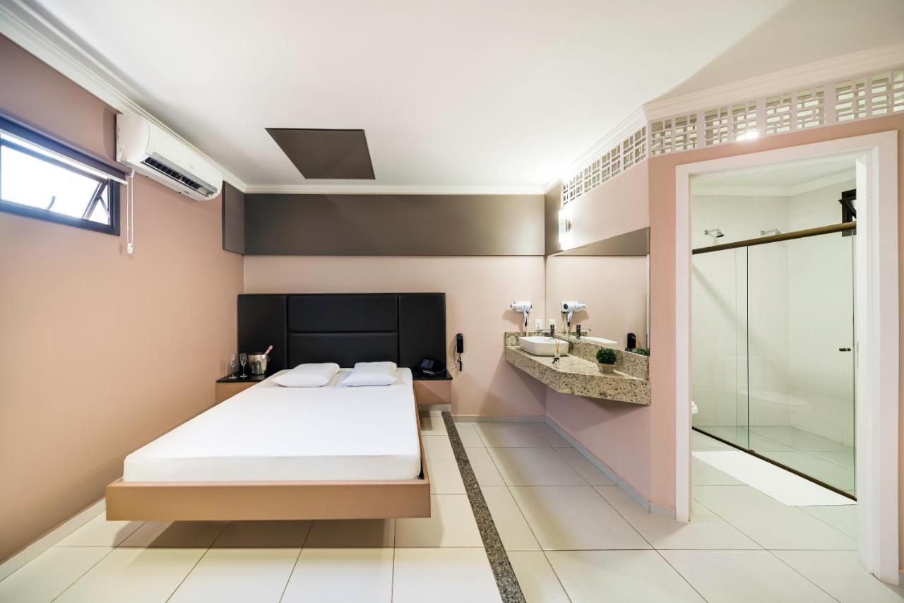 Savanas Motel Понта-Гроса Екстер'єр фото